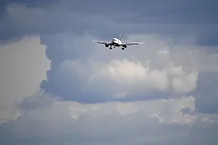 Самолеты начали приземляться прямо над домами Лобни после открытия новой ВПП