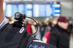 Мигранты напали на двух пожилых немцев, защитивших женщину от домогательств