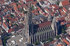 Ульмский собор оказался перед угрозой обрушения из-за некультурных прохожих