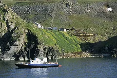 Гражданин США приплыл на лодке с Аляски и попросил политического убежища в РФ