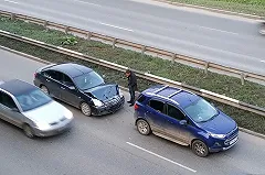 В УГИБДД объяснили, почему участники ДТП осложняют движение, боясь разъехаться