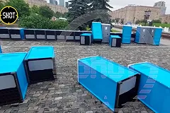 Сильнейший ураган в Москве опрокинул биотуалет с мужчиной внутри