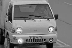 В Екатеринбурге хромой мужчина угнал фургон, полный кураги и орехов