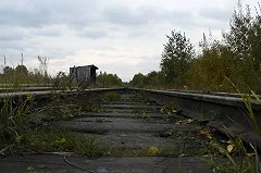 Пассажирский поезд врезался в «Камаз» на железнодорожном переезде под Тавдой