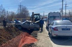 В Екатеринбурге пьяный водитель сбил двоих рабочих. Один из них погиб
