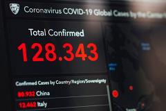 Инфекционист сообщил, когда ждать пик пятой волны коронавируса