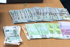 В Кольцово не дали вылетавшему в Таджикистан пассажиру вывезти 2,5 миллиона рублей