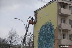 В центре Екатеринбурга обвалилась стена здания с популярным арт-объектом