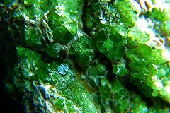 Редкие уральские самоцветы пытались вывезти из Владивостока в Таиланд