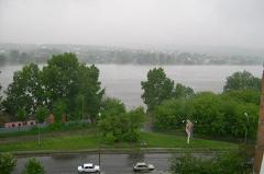 Сильные дожди, грозы, град: синоптики объявили штормовое предупреждение на Урале