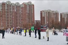 В Екатеринбурге проходит пикет противников обязательной вакцинации и QR-кодов