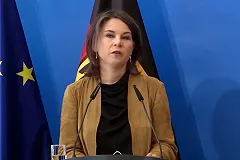 Медведев отреагировал на слова Бербок, заявившей, что Россия «использует голод в качестве оружия»