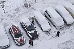 Консилиум врачей обсудит действия по спасению ребенка, засыпанного снегом