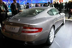 В центре Екатеринбурга в аварию попал «Астон Мартин»