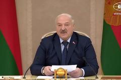 Лукашенко назвал информационную войну прелюдией к горячей