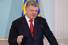 Порошенко предложил НАТО учиться у Украины и пригрозил России авиацией