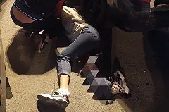 «Ногу хотят ампутировать»: в Екатеринбурге парень решил пошутить над подругой и сбил её на машине