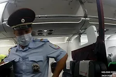 В Кольцово арестовали буйного нетрезвого мужчину, который приставал к пассажирам