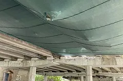 Житель Екатеринбурга засудил строителей за дождь из камней