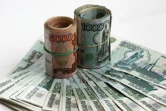 Названы самые высокие зарплаты июня. Уральцы конкурируют с москвичами