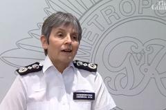 В Лондоне полицейский отстранен от работы за шутку в WhatsApp по поводу убийства Сары Эверард