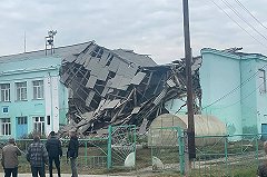 Вторая школа за выходные обрушилась в России