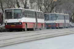 В Екатеринбурге решили отделить бордюрами еще 21 километр трамвайных путей