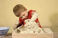 На Чусовой открылся детский лагерь, в котором изучают технологии древних людей