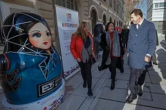 В Госдуме раскритиковали «политический туризм» и протокольные подарки региональных чиновников