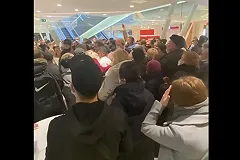 В ТЦ Екатеринбурга толпы из желающих привиться