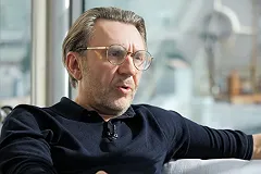 Сергей Шнуров прокомментировал публикацию «КП» о его переезде в Германию