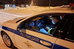 В Екатеринбурге таксист устроил аварию на железнодорожном переезде и сбежал. Но потом вернулся