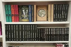 В России сняли с продажи книги Бориса Акунина* и Дмитрия Быкова* из-за их недавних высказываний