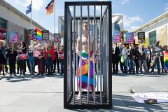 Российские дипломаты прояснили судьбу давшего задний ход эмиграции гея