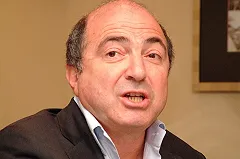 Венедиктов показал неухоженную могилу Березовского