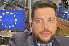 Волков* и Жданов* сообщили о получении бумажных писем с угрозами