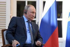 Макрон назвал ошибкой возвращение России в G7
