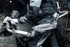 Промышленные экзоскелеты начнут использовать на Урале. 400 млн вложат в крупносерийный выпуск