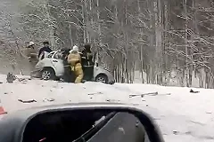 Под Екатеринбургом водитель легковушки погиб в столкновении с грузовиком