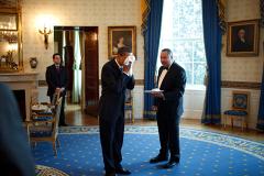 Служивший 11 американским президентам дворецкий Белого дома умер от коронавируса