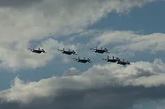 «Соколы России» показали высший пилотаж на выставке Russia Arms Expo 2015