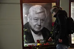 Экс-депутат рассказал, как Олег Табаков гулял по рынкам Екатеринбурга