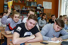 Российским школьникам могут устроить учебное лето, если коронавирус не утихнет