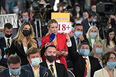 Собчак подготовила вопросы к прямой линии Путина