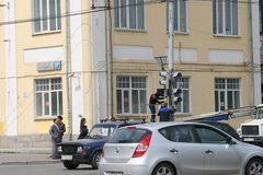 На перекрестке Малышева - 8 марта меняют светофоры