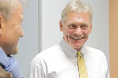 Песков заявил, что правительству удаётся успешно сдерживать падение доходов россиян