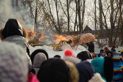 Масленица в Черноисточинске. Фоторепортаж с проводов зимы в Свердловской области
