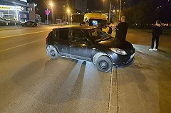 В Екатеринбурге мужчина въехал на бордюр и умер