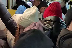 У жителей Академического теперь есть трамвай. Но проблемы остались те же