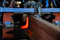 Для нового сверхскоростного поезда, разработанного под Екатеринбургом, начали изготавливать рельсы